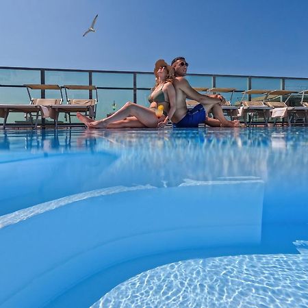 Hotel Universal Cattolica Bagian luar foto