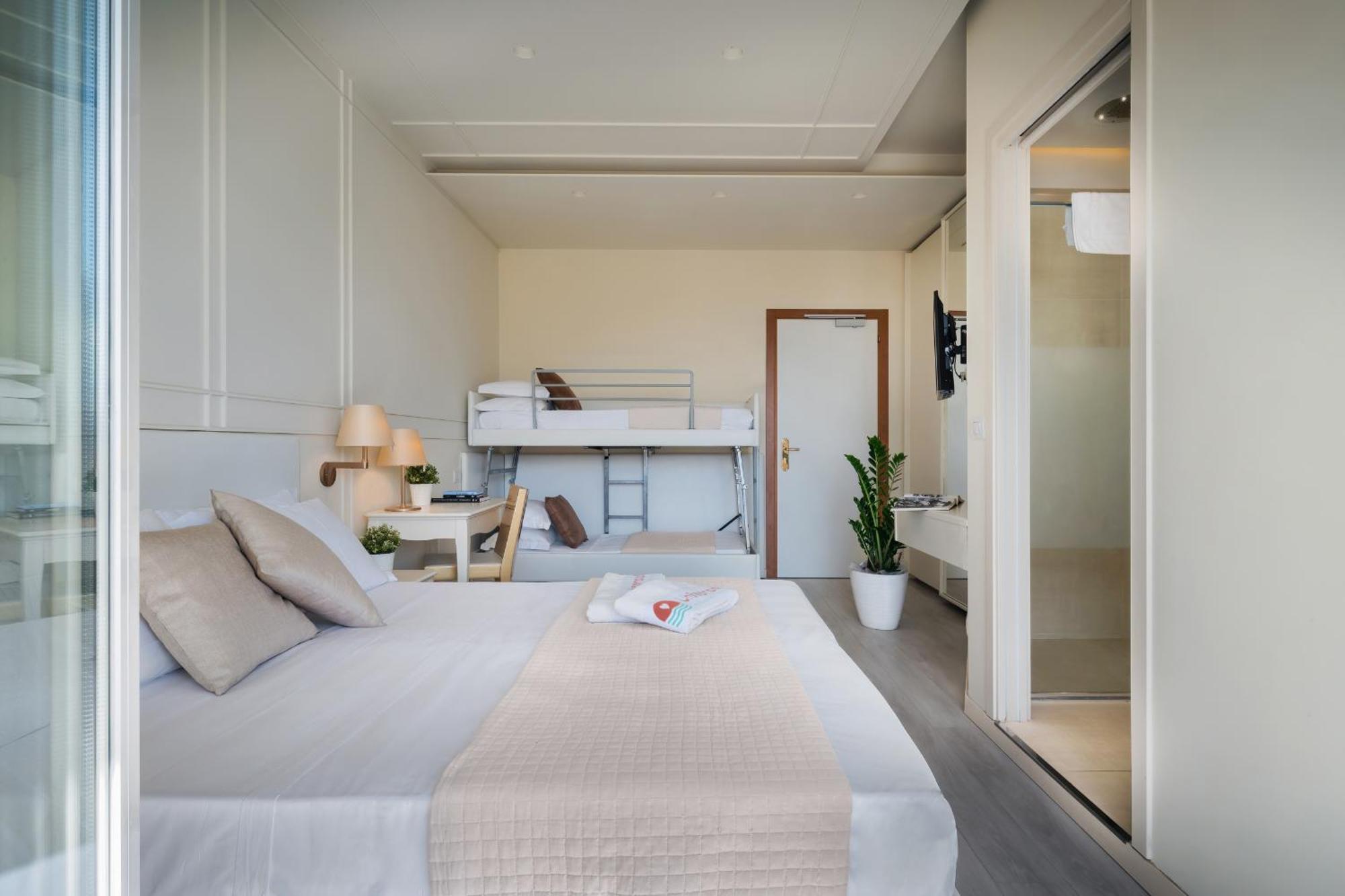 Hotel Universal Cattolica Bagian luar foto