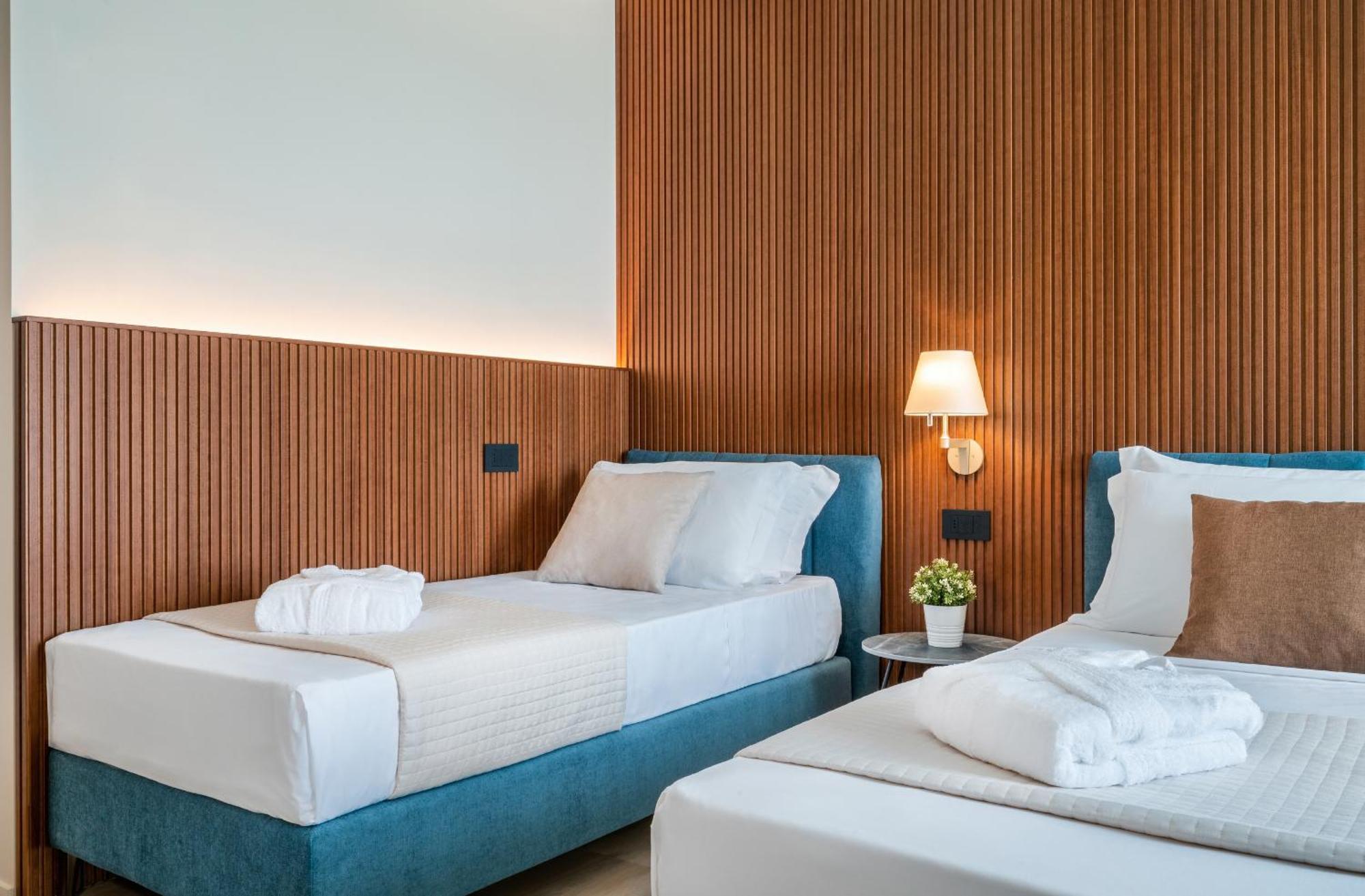 Hotel Universal Cattolica Bagian luar foto